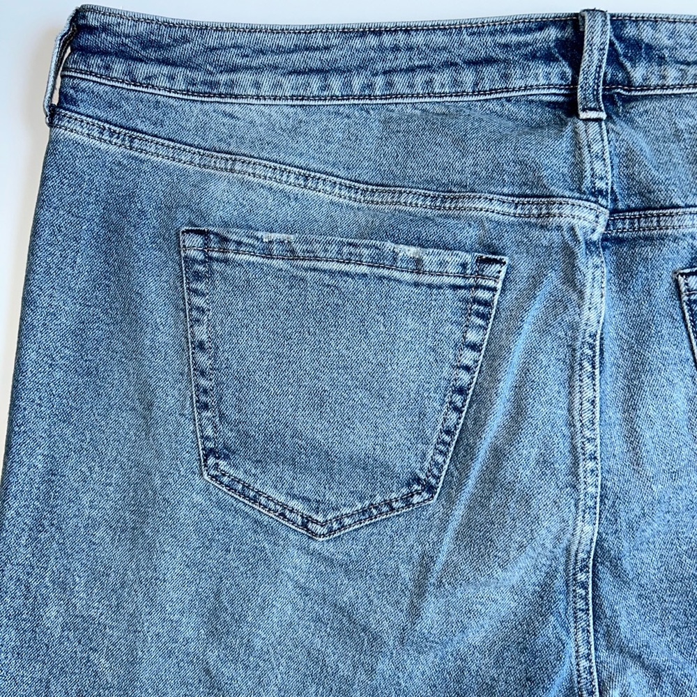 High-Rise Button-Fly Women’s Jeans - Light Blue - Picture 10 of 12